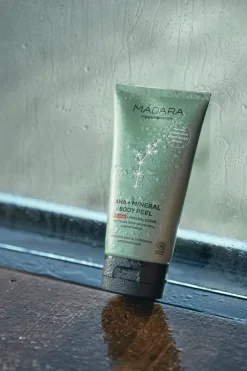 Best Mádara Cosmetics AHA+MINERAL Exfoliant corporel
