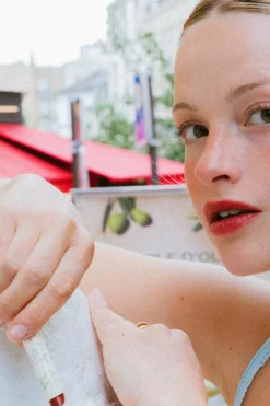 Sale Yolaine Baume à Lèvres