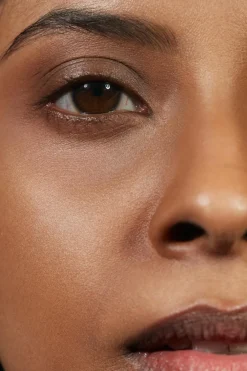 Best Mádara Cosmetics Correcteur anti-cernes