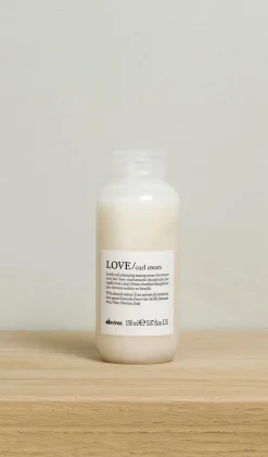 New Davines Crème de définition pour boucles Love Curl