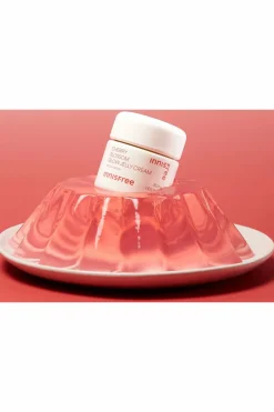 Innisfree Crème gel éclat aux Cerisiers à Fleurs et à la Niacinamide