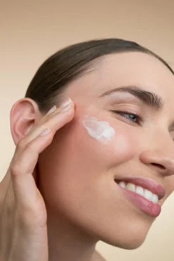 Best Garancia Crème lactée anti-taches La Foudroyante Eclair de Lune à l’advanced Retinol-Like