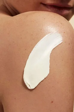 Outlet Clarins Crème solaire jeunesse très haute protection SPF 50+