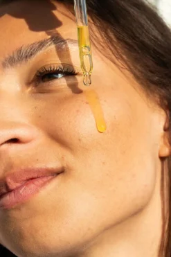 Sale Clémence et Vivien Gouttes autobronzantes pour visage