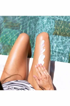 Sale SVR Lait hydratant au fini invisible SPF50+