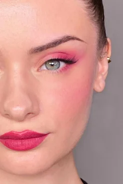 Hot All Tigers Le Multi – Crayon 3-en-1 yeux, joues & lèvres