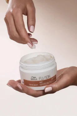Wella Professionals Masque cheveux réparation intense pour cheveux abîmés Fusion