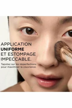 Clarins Pinceau fond de teint inspiré du Gua Sha