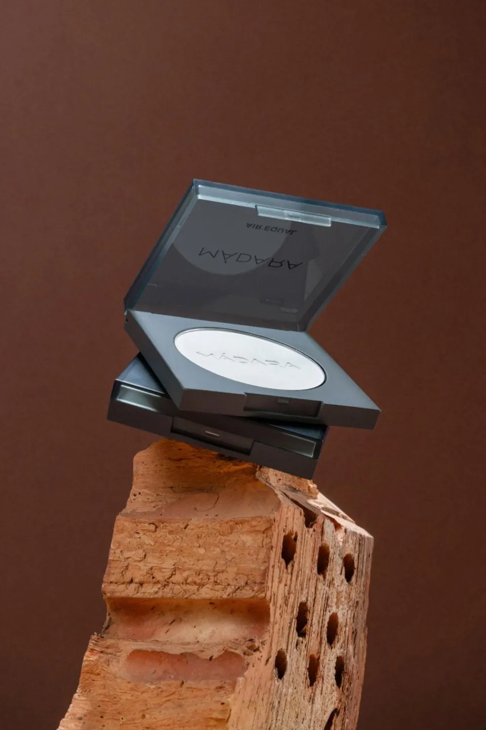 Mádara Cosmetics Poudre minérale Air Equal Soft Silk