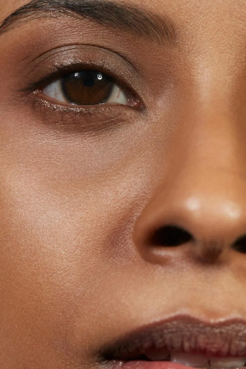 Mádara Cosmetics Poudre minérale Air Equal Soft Silk