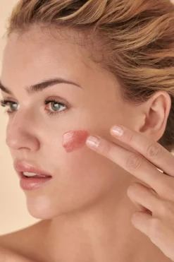 Clearance Embryolisse Soin blush de peau