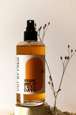 Clearance Cut by Fred Spray hydratant pour cheveux bouclés Vegan Wake Up Curl Day 2