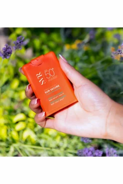 Hot SVR Spray solaire invisible format pocket  Sun Secure SPF50+