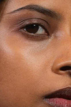 Online Mádara Cosmetics Sérum hyaluronique teinté H2O