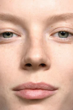 Online Mádara Cosmetics Sérum hyaluronique teinté H2O