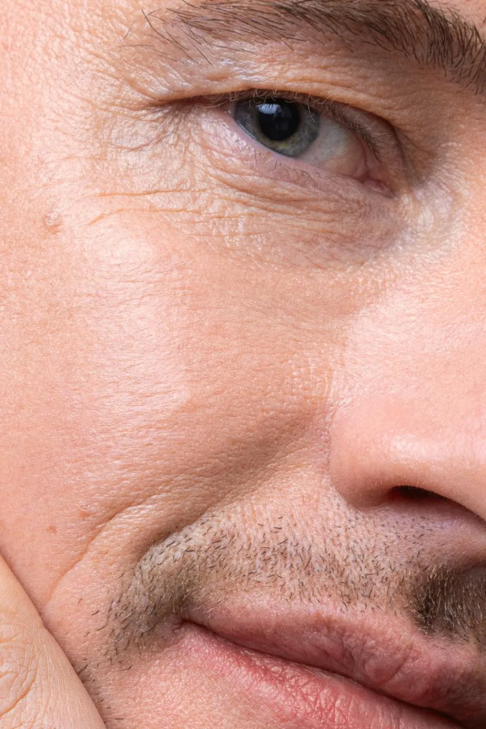 Online Mádara Cosmetics Sérum hyaluronique teinté H2O