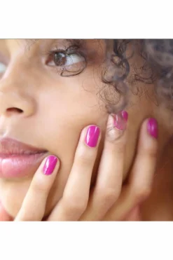 New Manucurist Vernis semi-permanent Green Flash Les violets